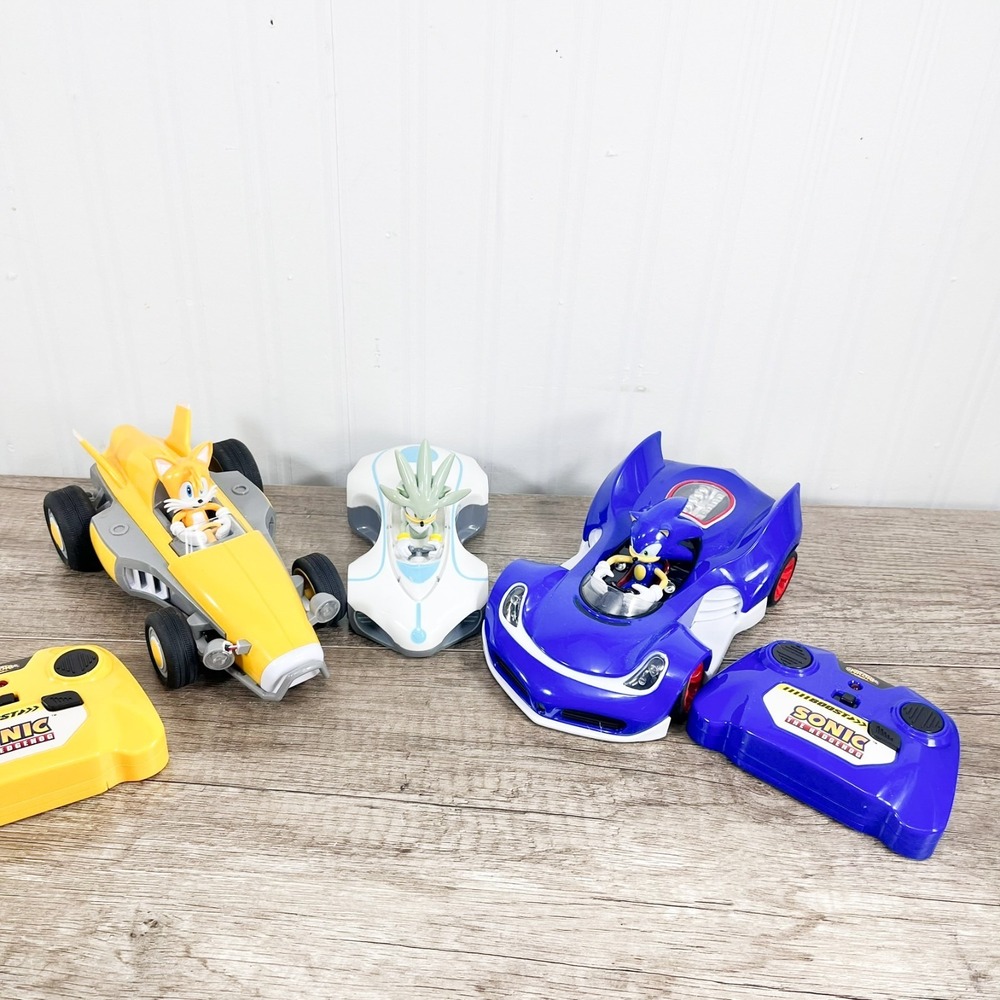 Team Sonic Racing‎ RC: Tails The Fox & Sonic , 2.4GHz Remote Controlled Cars